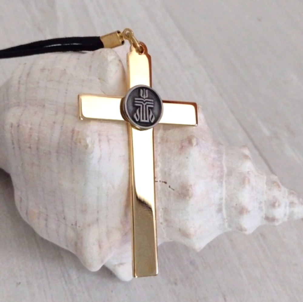 🌻3 For $15 Gold Tone Genuine Pewter Design Cross